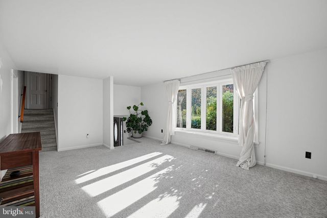 27 N MARMIC DR, Southampton, PA 18966