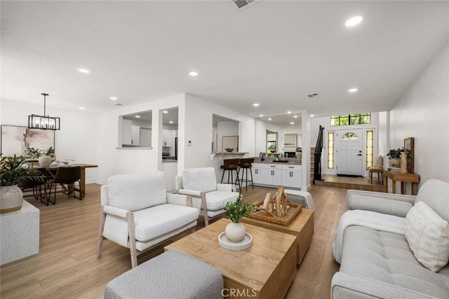 6013 Loynes, Long Beach, CA 90803