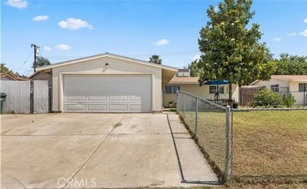 26920 14th, Highland, CA 92346