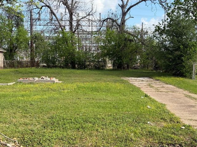 7825 Pardee Street, Houston, TX 77028