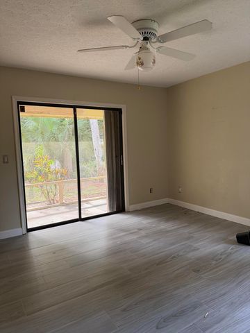 1140 SE Buttonwood Circle, Stuart, FL 34997