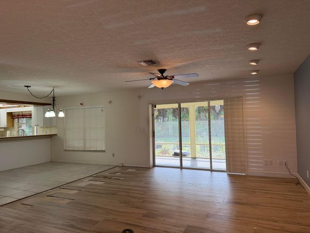 1140 SE Buttonwood Circle, Stuart, FL 34997