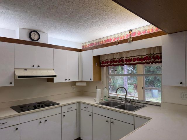 1140 SE Buttonwood Circle, Stuart, FL 34997