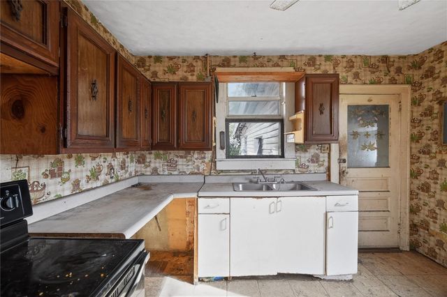 2446 E MAGNOLIA STREET, Lakeland, FL 33801