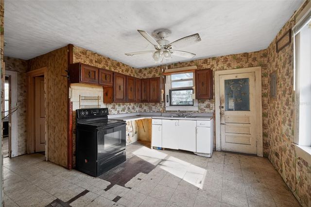 2446 E MAGNOLIA STREET, Lakeland, FL 33801