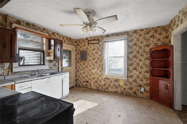 2446 E MAGNOLIA STREET, Lakeland, FL 33801