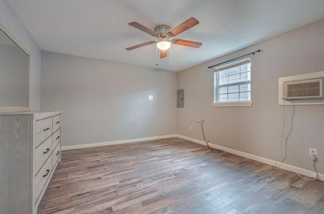 4206 Walker Street B, Houston, TX 77023