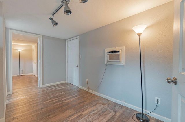 4206 Walker Street B, Houston, TX 77023
