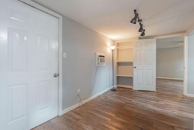 4206 Walker Street B, Houston, TX 77023
