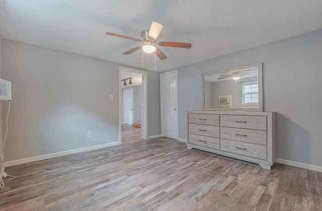 4206 Walker Street B, Houston, TX 77023