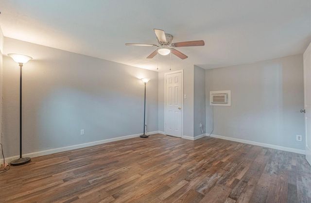 4206 Walker Street B, Houston, TX 77023