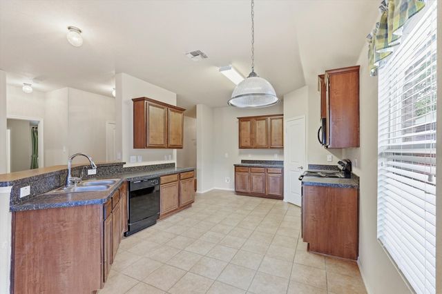 832 Clear Creek Drive, Desoto, TX 75115