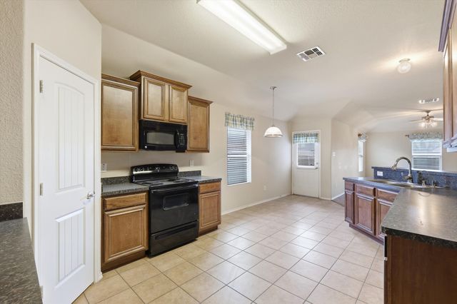 832 Clear Creek Drive, Desoto, TX 75115