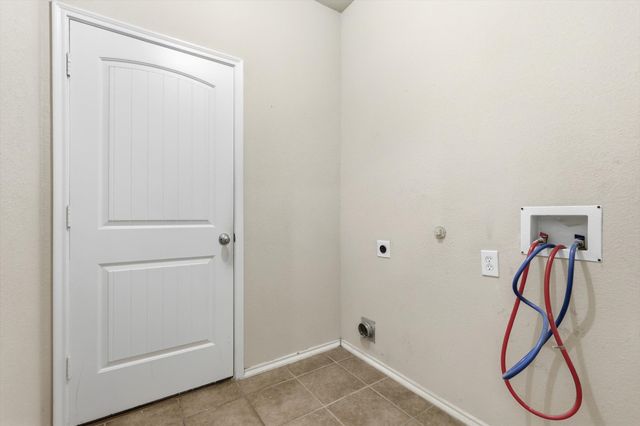 832 Clear Creek Drive, Desoto, TX 75115