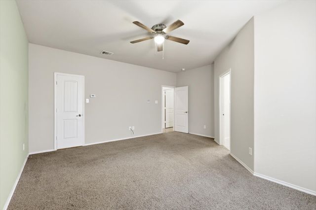 832 Clear Creek Drive, Desoto, TX 75115