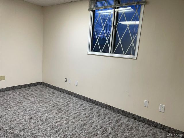 25140 Lahser Road, Southfield, MI 48033
