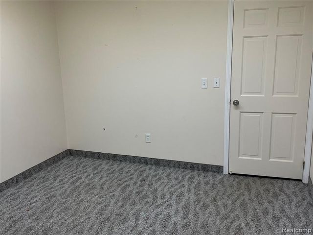 25140 Lahser Road, Southfield, MI 48033