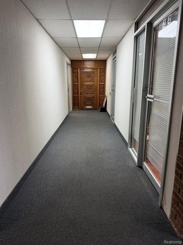25140 Lahser Road, Southfield, MI 48033