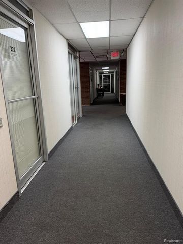 25140 Lahser Road, Southfield, MI 48033