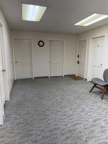 25140 Lahser Road, Southfield, MI 48033
