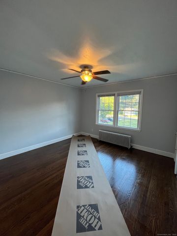 95 Middle Turnpike West APT B4, Manchester, CT 06040