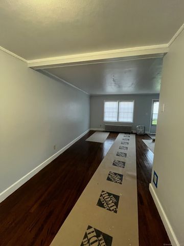 95 Middle Turnpike West APT B4, Manchester, CT 06040