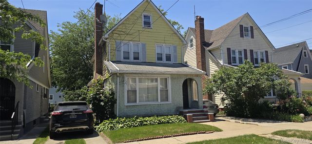10416 200th Street, Hollis, NY 11412
