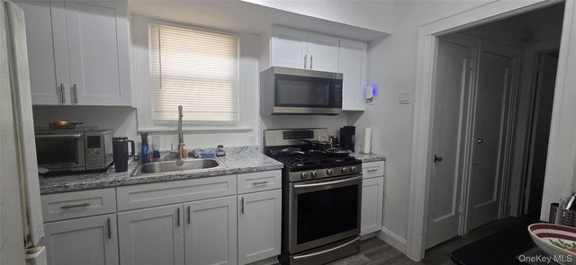 10416 200th Street, Hollis, NY 11412
