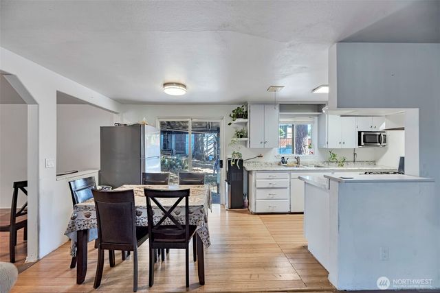 148 S 302nd Street, Federal Way, WA 98003