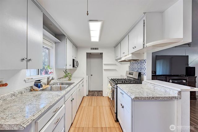148 S 302nd Street, Federal Way, WA 98003