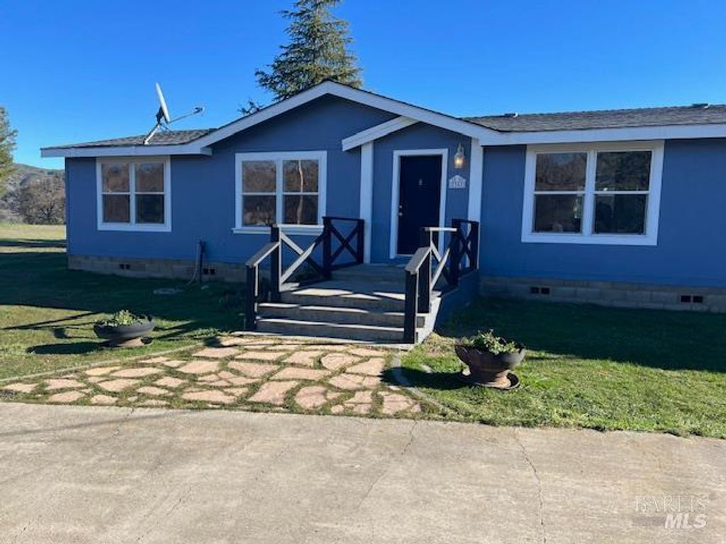 2342 River View Rd, Clearlake Oaks, CA 95423
