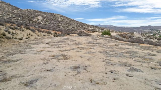 9 Via Del Lago, Lake Elsinore, CA 92532