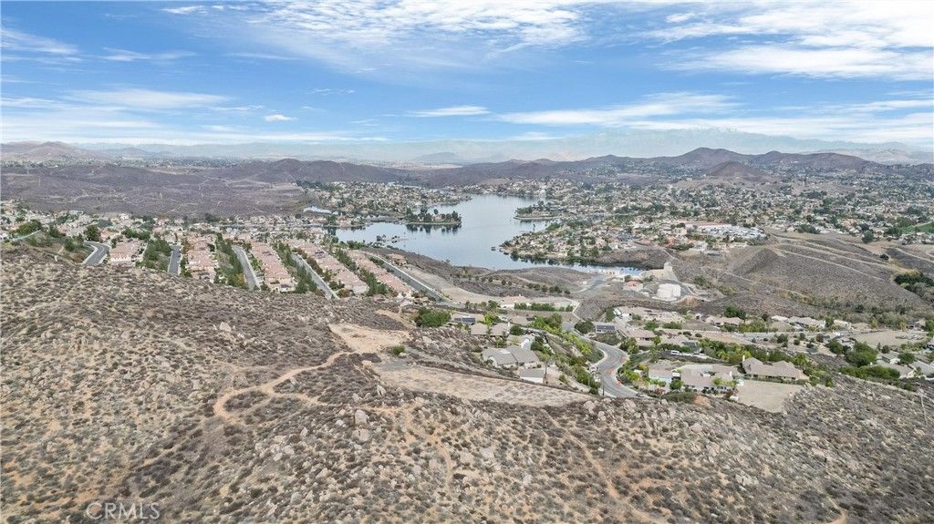 9 Via Del Lago, Lake Elsinore, CA 92532