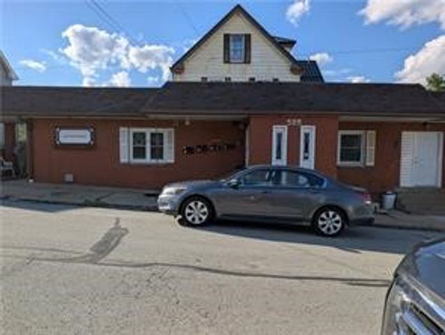 585 Fayette, City Of Washington, PA 15301