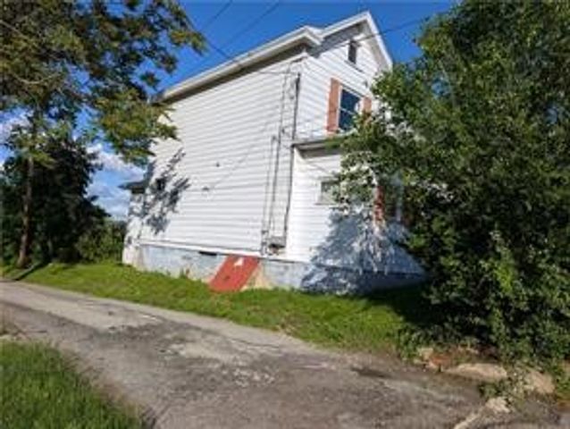 585 Fayette, City Of Washington, PA 15301