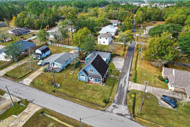 1435 Margie Street, Waveland, MS 39576