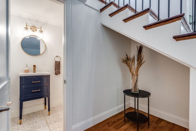 1000 Cameron Avenue, Dallas, TX 75223