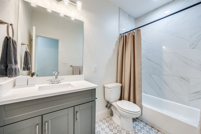 1000 Cameron Avenue, Dallas, TX 75223