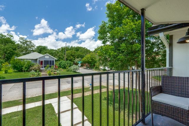 1000 Cameron Avenue, Dallas, TX 75223