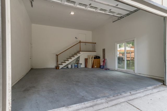 1000 Cameron Avenue, Dallas, TX 75223