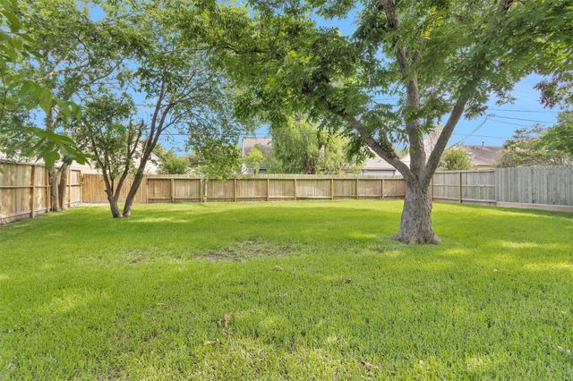 12415 Rincon Drive, Houston, TX 77077