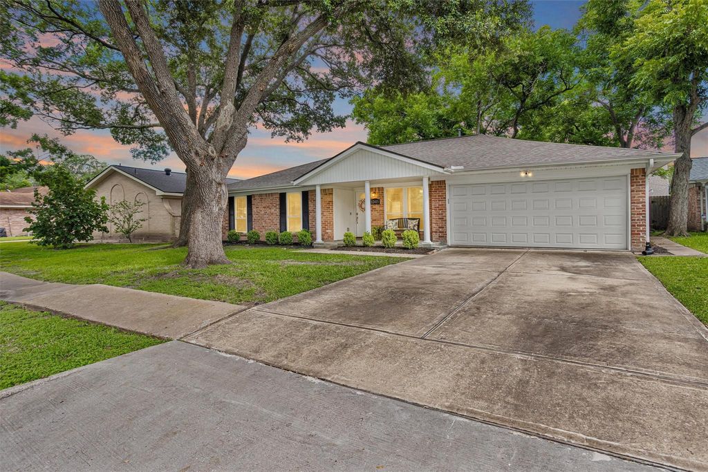 12415 Rincon Drive, Houston, TX 77077