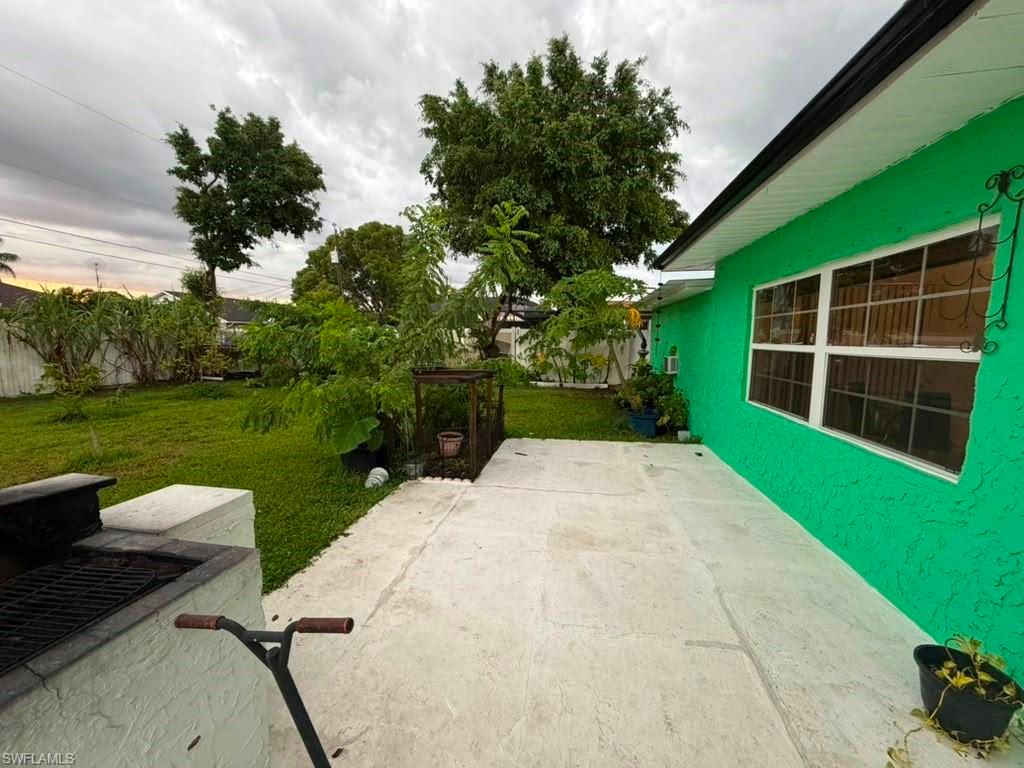 Image 22 of property listing at 40 NE 10th AVE, Cape Coral, FL 33909