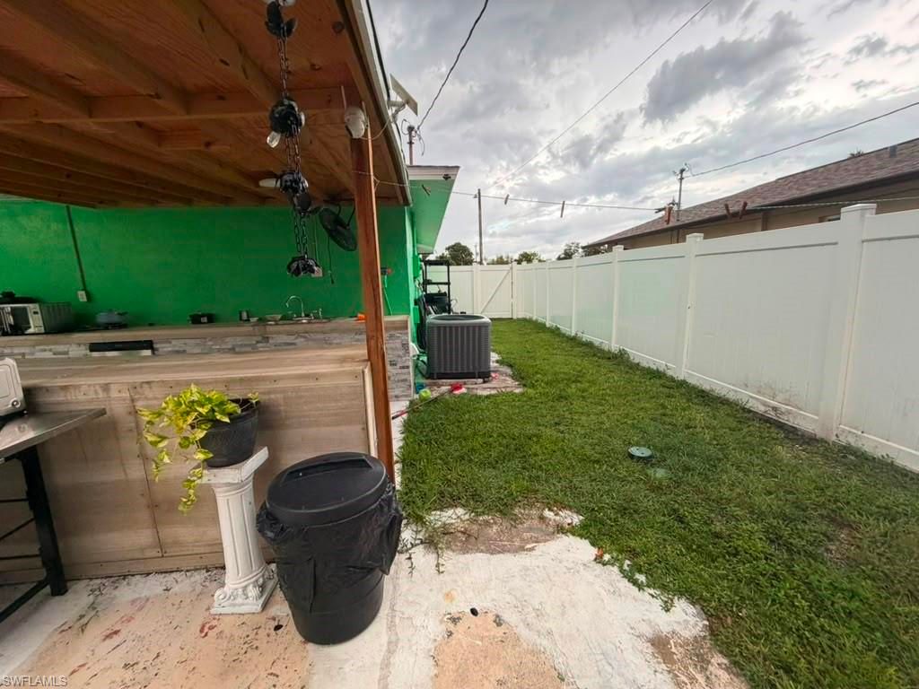 Image 24 of property listing at 40 NE 10th AVE, Cape Coral, FL 33909