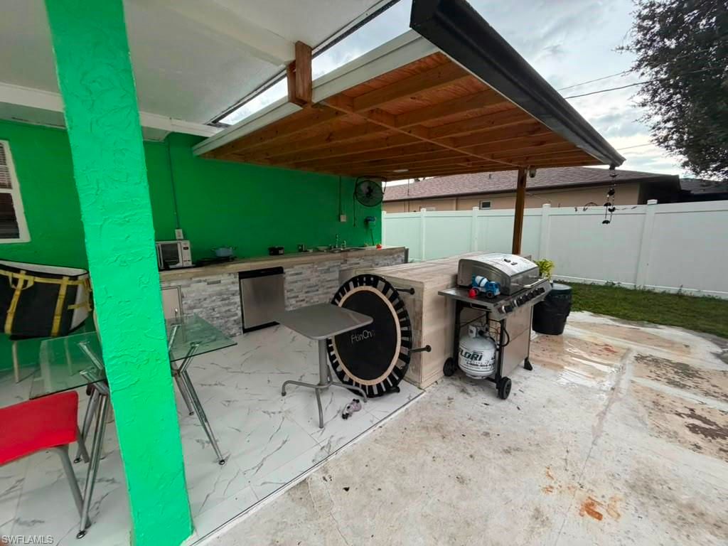 Image 25 of property listing at 40 NE 10th AVE, Cape Coral, FL 33909