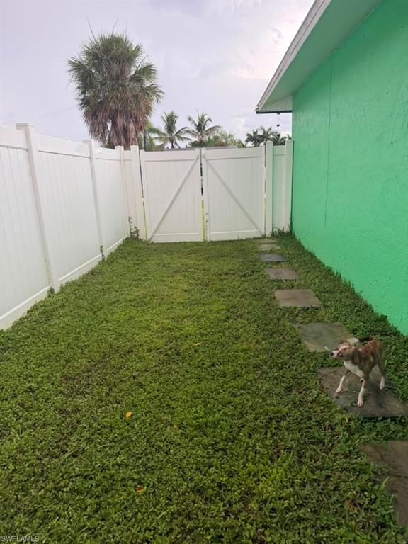 Image 26 of property listing at 40 NE 10th AVE, Cape Coral, FL 33909