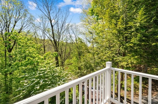 23 Jarvis Dr, Manlius, NY 13104