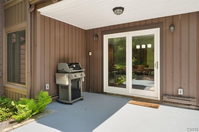 23 Jarvis Dr, Manlius, NY 13104