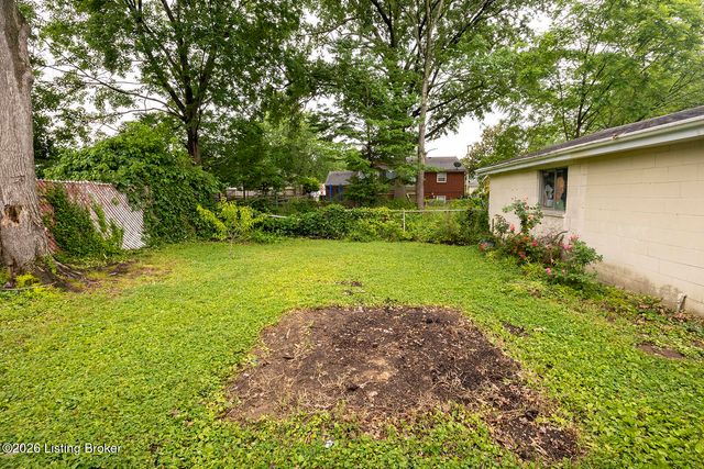 3912 Sparta Dr, Louisville, KY 40219