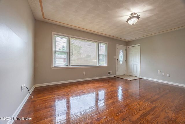 3912 Sparta Dr, Louisville, KY 40219